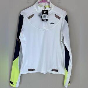NWT Brooks Womens Run Visible 1/2 Zip Pullover $100 Reflective Sz LArge